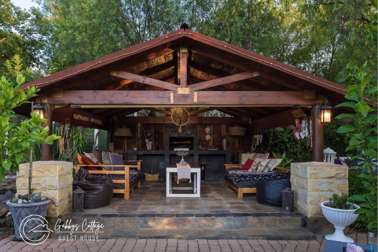 Gabbys Cottage Guesthouse Bloemfontein Extérieur photo