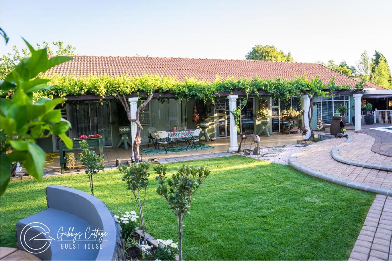 Gabbys Cottage Guesthouse Bloemfontein Extérieur photo