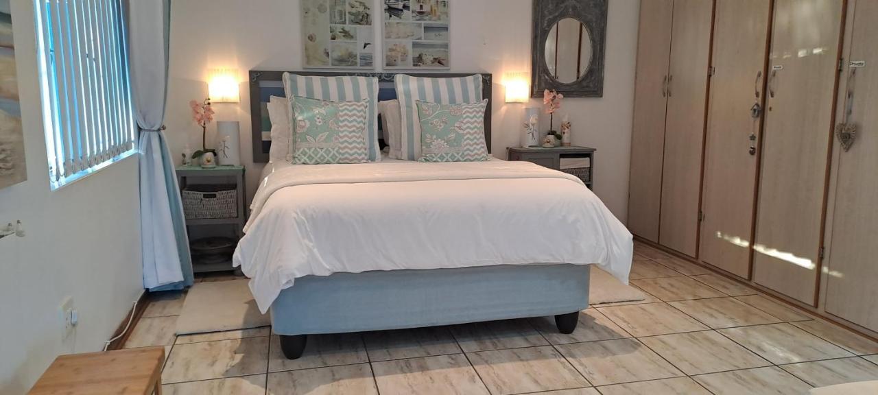 Gabbys Cottage Guesthouse Bloemfontein Extérieur photo