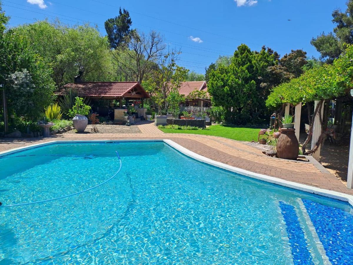 Gabbys Cottage Guesthouse Bloemfontein Extérieur photo