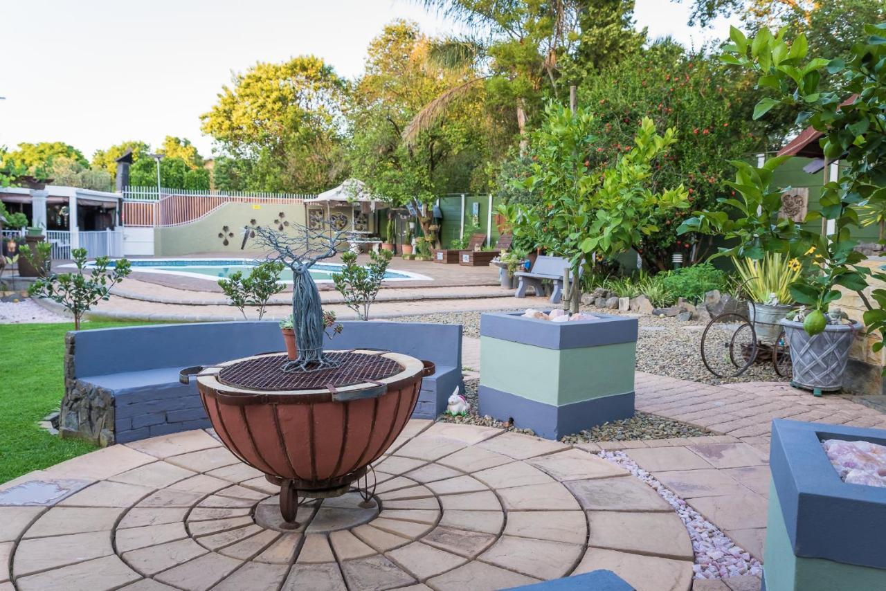 Gabbys Cottage Guesthouse Bloemfontein Extérieur photo